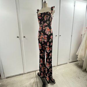 Flynne Skye Floral Romper - LIKE NEW - Size S